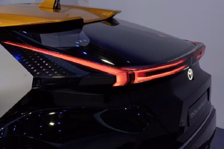 Giá xe Toyota C-HR Prologue 2023 chưa công bố, dự kiến xe sẽ được lắp ráp tại Thổ Nhĩ Kỳ cùng một cơ sở châu Âu khác chưa được xác định. Xe nằm giữa vị trí của Yaris Cross và Corolla Cross trong đội hình SUV hiện tại của thương hiệu.