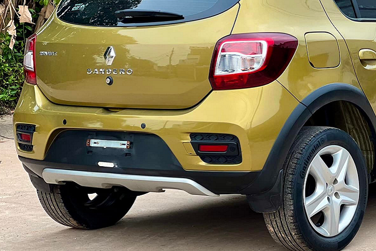 Xe trong tình trạng còn khá mới do sử dụng khoảng hơn 5 năm, giá bán hiện tại đã bị khấu hao một nửa, nếu tính cả chi phí lăn bánh. Với giá rao bán, chiếc xe hatchback hạng B mang thương hiệu xe Pháp hiện tại còn rẻ hơn một chiếc Kia Morning mới chưa lăn bánh.