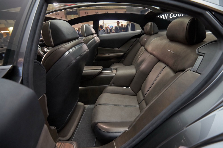 Trong khi đó, ở thị trường Mỹ, Mazda sẽ tung ra 2 mẫu SUV mới là CX-70 với 5 chỗ ngồi và CX-90 với 7 chỗ ngồi. Hai mẫu xe này cũng được phát triển dựa trên cấu trúc dẫn động cầu sau như Mazda CX-60 và CX-80.