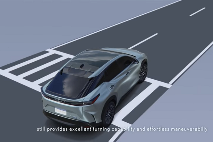 Đối với những tình huống khi xe đang di chuyển ở tốc độ cao, cần sự ổn định, tỉ số truyền giữa vô lăng và thước lái sẽ được cài đặt lại và sẽ có tỉ số truyền cao hơn so với khi xe di chuyển ở tốc độ thấp. Sẽ tạo cho người lái cảm giác tự tin hơn khi lái xe.