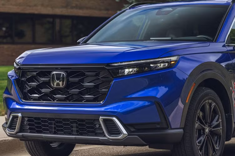 Không chỉ mỗi Honda, nhiều hãng xe khác cũng đang phát triển các dự án xe chạy bằng hydro. Vào tháng 10, chủ tịch BMW Oliver Zipse cho rằng nhiên liệu hydro là thứ nhiên liệu “sành điệu” nhất.