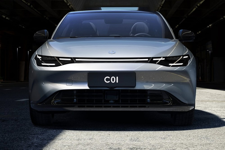 Nhưng điều ngạc nhiên lớn nhất đến từ mức giá phải chăng của nó so với đối thủ như Tesla Model 3. Mức giá xe Leapmotor C01 2022 bán ra chỉ từ 180.000 nhân dân tệ (tương đương 628 triệu đồng), và tăng lên 270.000 nhân dân tệ (942 triệu đồng) đối với phiên bản cao cấp nhất.