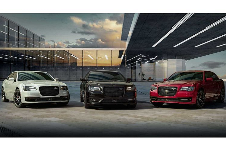 Mặc dù Chrysler 300C 2023 đã cháy hàng nhưng trang web đặt trước dành cho mẫu xe này vẫn đang hoạt động. Như vậy, khách hàng vẫn có thể tiếp tục đặt hàng mẫu sedan hiệu suất cao này và trở thành 1 trong 2.200 người đầu tiên sở hữu chiếc xe nếu những khách hàng trước đó hủy đặt cọc.