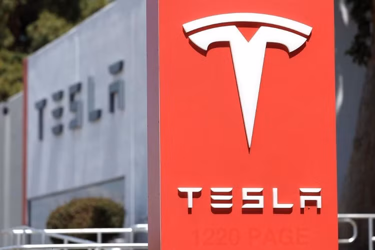 Chuyên gia Josep Pi Rodriguez cảnh báo, cách thức trộm xe Tesla này không chỉ hoạt động riêng với ôtô điện mà còn có thể dùng cho nhiều loại xe khác, miễn là có cách vận hành tương tự. Thậm chí, các hãng khác còn có nhiều rủi ro hơn vì không có tính năng bảo mật bằng mã PIN như xe của Tesla.