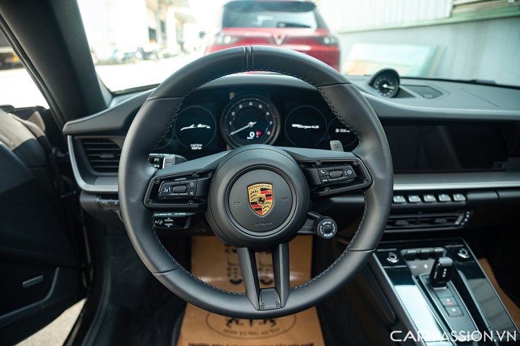 Tất cả những chiếc Targa đều được trang bị hệ dẫn động bốn bánh, đi kèm công nghệ kiểm soát lực kéo Porsche Traction Control Management (PTM) tiêu chuẩn.