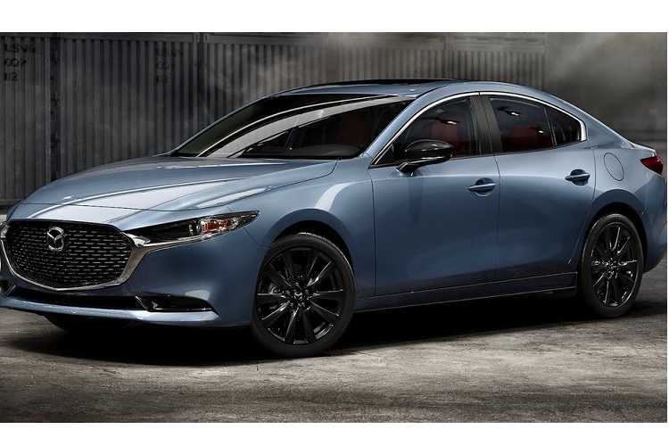  2 Mazda3 Mazda3 phiên bản Carbon AWD có giá khởi điểm 28.200 USD và được trang bị động cơ bốn xi-lanh 2,5 lít với công suất 191 mã lực và mô-men xoắn 186 lb-ft. Động cơ bốn xi-lanh đi kèm hộp số tự động 6 cấp. Hệ thống AWD gửi mô-men xoắn tới các bánh xe có lực bám mạnh nhất để mang lại hiệu suất tối ưu trong mọi điều kiện thời tiết. Mazda3 phù hợp cho công việc hàng ngày với tính năng lái năng động dễ chịu.