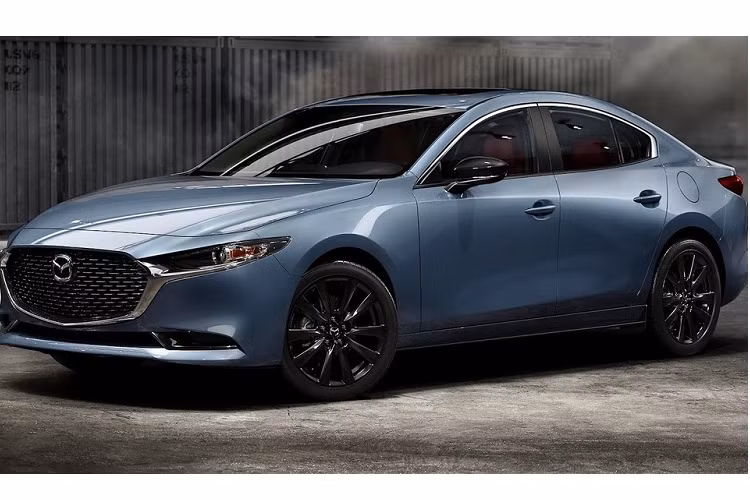  2 Mazda3 Mazda3 phiên bản Carbon AWD có giá khởi điểm 28.200 USD và được trang bị động cơ bốn xi-lanh 2,5 lít với công suất 191 mã lực và mô-men xoắn 186 lb-ft. Động cơ bốn xi-lanh đi kèm hộp số tự động 6 cấp. Hệ thống AWD gửi mô-men xoắn tới các bánh xe có lực bám mạnh nhất để mang lại hiệu suất tối ưu trong mọi điều kiện thời tiết. Mazda3 phù hợp cho công việc hàng ngày với tính năng lái năng động dễ chịu.
