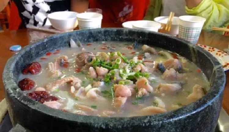 7 mon an doc dao nhat dinh phai thu khi den Tay Tang-Hinh-2