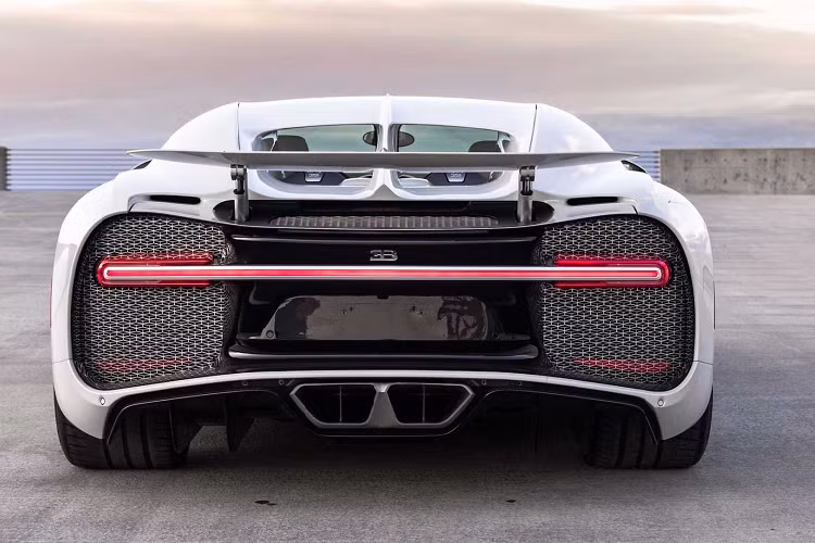 Kể từ khi được ra mắt lần đầu tại triển lãm Geneva International Motor Show vào năm 2016, Bugatti Chiron đã sớm khẳng định sự thành công của dòng Hypercar hàng đầu này trên toàn cầu.