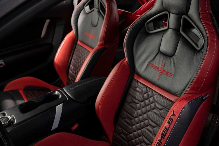 Tất cả những điều đó và hơn thế nữa đã góp phần tạo ra công suất khủng cho xe Shelby GT500 Code Red với sức mạnh được đẩy trên 1.000 mã lực và mô-men xoắn cực đại là 1.058 Nm khi sử dụng nhiên liệu 93 octan.