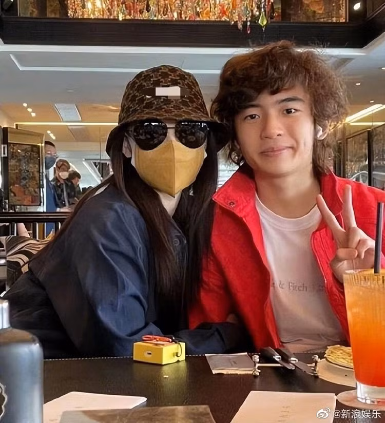 Cuoc song lam me don than cua Truong Ba Chi