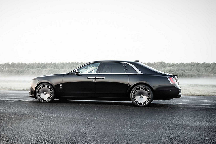 Bên cạnh nâng cấp về diện mạo tổng thể, gói nâng cấp hiệu năng từ thương hiệu Brabus đem đến cho Ghost sức mạnh bổ sung thêm khoảng 129 mã lực và mô-men xoắn tăng thêm 100 Nm.