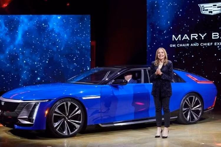 Cadillac Celestiq hạng sang sẽ bắt đầu được sản xuất từ tháng 12 năm sau với giá bán dự kiến khoảng 300.000 USD (tương đương 7,3 tỷ đồng).