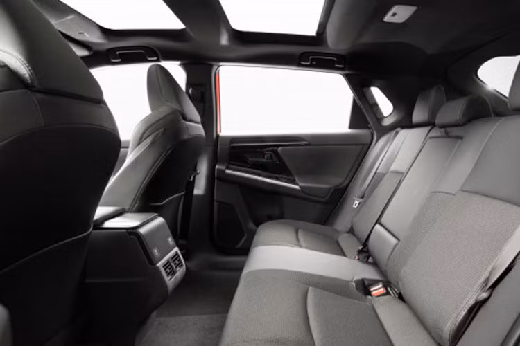 Phiên bản tiêu chuẩn của Toyota bZ4X 2023 tại Mỹ được trang bị gói Toyota Safety Sense bao gồm những tính năng như ngăn va chạm sớm, có thể phát hiện người đi bộ, cảnh báo chệch làn đường tích hợp hỗ trợ đánh lái, hỗ trợ đưa xe vào giữa làn đường, hệ thống kiểm soát hành trình ở mọi dải tốc độ, đèn pha tự động, nhận diện biển báo giao thông, cảnh báo va chạm khi mở cửa, phát hiện điểm mù, cảnh báo phương tiện cắt ngang khi lùi và hỗ trợ đỗ xe trước/sau với phanh tự động.