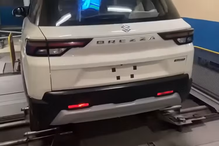 Ngoài ra, ở thị trường Ấn Độ, mẫu SUV hạng A này còn có cả tùy chọn động cơ chạy bằng khí nén thiên nhiên CNG. Đây sẽ là mẫu SUV đầu tiên tại Ấn Độ có phiên bản CNG.