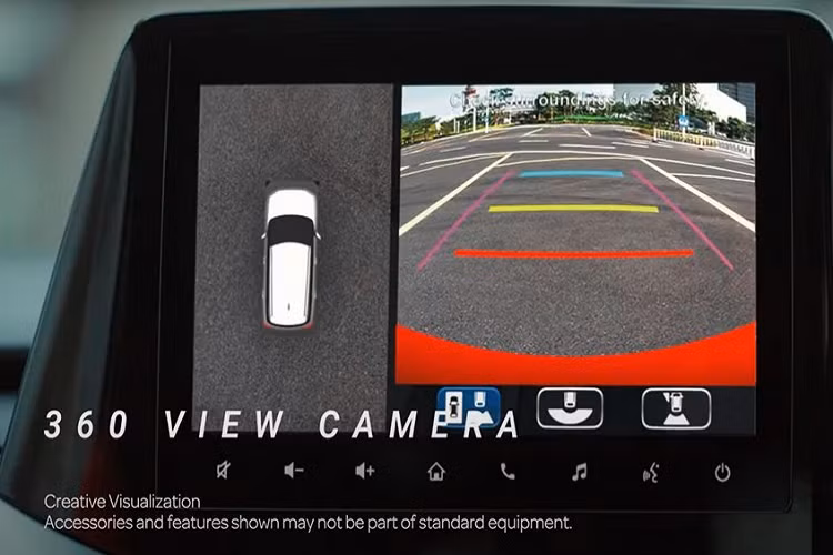 Ngoài ra, Suzuki Brezza 2022 còn có những trang bị đáng chú ý khác như lẫy chuyển số sau vô lăng, sạc điện thoại thông minh không dây, điều hòa tự động, màn hình hiển thị thông tin kính lái, hệ thống đèn viền nội thất, cổng USB Type A và Type C, cửa gió điều hòa cho hàng ghế sau, cửa tự hít, ghế bọc nỉ... Theo thông tin rò rỉ, khoảng duỗi chân của hàng ghế sau sẽ rộng hơn 137 mm so với trước.