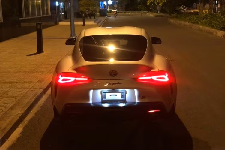 Hiện chỉ có duy nhất một chiếc xe thể thao Toyota GR Supra được mang về nước và hàng độc này mới được bàn giao cho 1 người sưu tập siêu xe rất kín tiếng ở Sài thành. Vị đại gia này vào tháng 2 vừa qua cũng đã tậu xe thể thao mui trần Morgan Plus Four có giá trên 6,2 tỷ đồng.