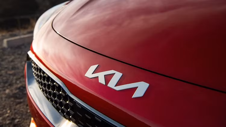 Logo KIA moi khien hang loat khach hang doc nham thanh “KN“