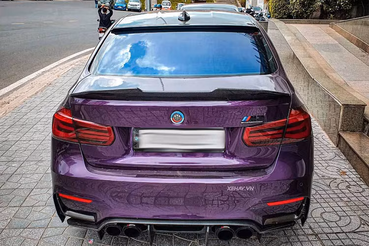 M3 có thể tăng tốc 0-100 km/h trong 4,1 giây khi động cơ được kết hợp với hộp số sàn 6 cấp và 3,9 giây nếu kết hợp với hộp số tự động DCT. Tốc độ tối đa của xe là 249 km/h, tuy nhiên với gói M Driver tùy chọn xe có thể để tăng tốc độ tối đa lên đến 280 km/h.