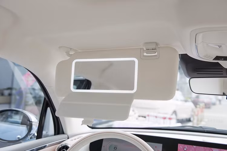 Giá tạm tính của mẫu ôtô điện này dao động từ 193.000 - 223.000 Nhân dân tệ (khoảng 675,5 - 780,5 triệu đồng). So với nhiều mẫu ôtô điện hiện đang bán tại Trung Quốc, ORA Ballet Cat không hẳn là rẻ. Bù lại, xe đi kèm khá nhiều trang bị thú vị nhằm lấy lòng chị em phụ nữ.