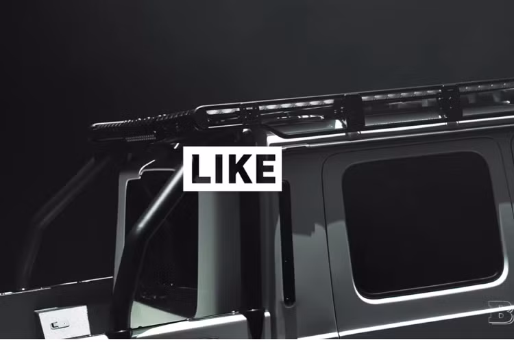 Sau khi nâng cao khoảng sáng gầm, Brabus nhận ra rằng họ cần lắp đặt thêm bậc cửa vận hành điện tử để hành khách dễ leo vào bên trong nội thất toàn màu trắng hơn.