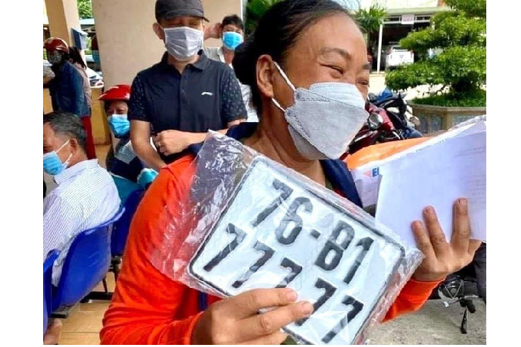 Thời điểm đó, mức giá mà chị mong muốn với chiếc Honda Future biển ngũ quý 7 này là 500 triệu đồng, tuy nhiên nhiều người cho rằng đó là mưc giá quá cao so với một chiếc xe số đeo biển tỉnh.