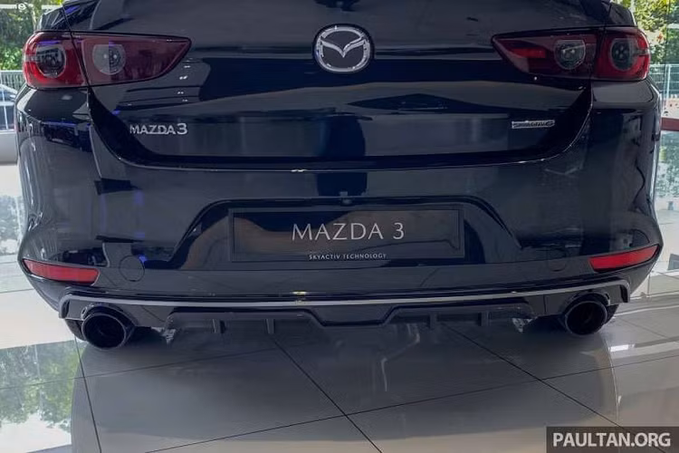 Với gói độ bodykit Mazdasports, chiếc Mazda3 2022 sẽ được nâng cấp một số chi tiết ở ngoại thất và nội thất.