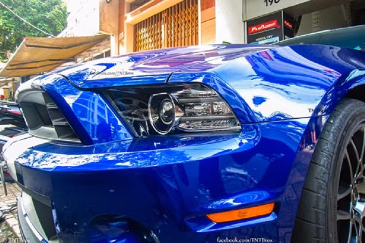 Ngoài ra, ông Vũ còn sở hữu kha khá dòng xe Ford Mustang với nhiều phiên bản, trong đó có Hennessey Heritage Edition Mustang chỉ được sản xuất 19 xe trên toàn cầu.