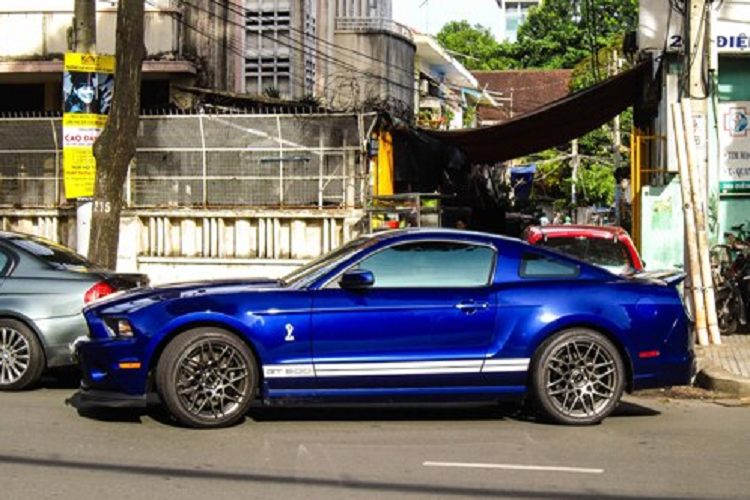 Việc tậu xe Ford Mustang Shelby GT500 đời 2013 cũng đã giúp Chủ tịch Trung Nguyên nắm giữ 2 chiếc xe Ford Mustang Shelby đẳng cấp nhất Việt Nam hiện tại.