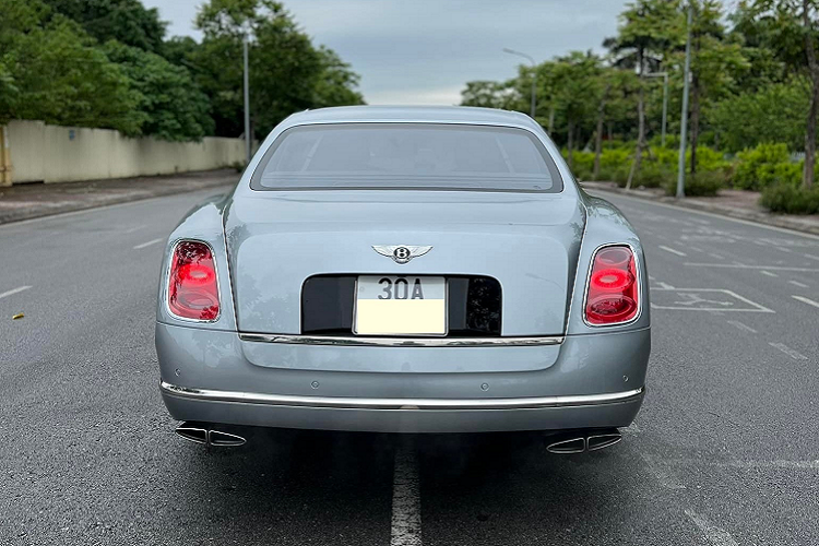 Bentley Mulsanne Le Mans Edition vẫn sử dụng động cơ V8, dung tích 5,5 lít, tăng áp kép, sản sinh ra công suất tối đa 505 mã lực và mô-men xoắn cực đại lên tới 1.020 Nm. Động cơ kết hợp với đó là hộp số tự động 8 cấp của ZF.