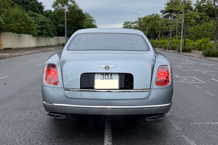 Bentley Mulsanne Le Mans Edition vẫn sử dụng động cơ V8, dung tích 5,5 lít, tăng áp kép, sản sinh ra công suất tối đa 505 mã lực và mô-men xoắn cực đại lên tới 1.020 Nm. Động cơ kết hợp với đó là hộp số tự động 8 cấp của ZF.