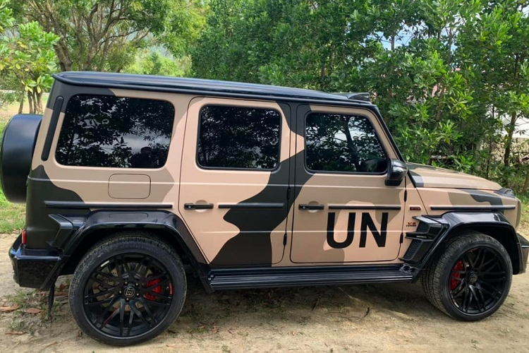 Dòng xe được mệnh danh là "ông vua địa hình", Mercedes-AMG G63 có thể tăng tốc từ vị trí xuất phát lên 100 km/h chỉ trong thời gian 4,5 giây, tốc độ tối đa của xe đạt được là 220 km/h.