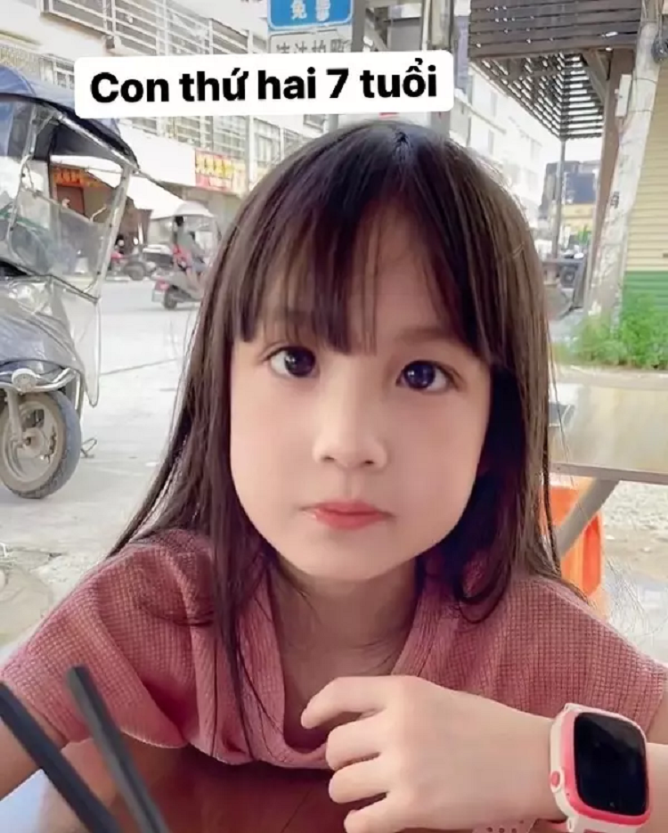 Phat sot 5 chi em dep nhu ve, nhin sang nguoi me con choang hon-Hinh-3