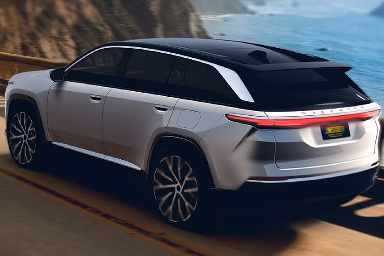 Tổng thể xe được thiết kế theo kiểu dáng fastback với trục D ngắn và vòm mái uốn cong về phía sau. Cụm đèn hậu LED thiết kế thanh mảnh, vắt ngang qua cửa cốp là điểm nhấn tại khu vực phía sau xe. Wagoneer S còn được trang bị cánh gió nóc cỡ lớn với nhiệm vụ tăng lực ép xuống mặt đường và gia tăng tính khí động học cho xe.