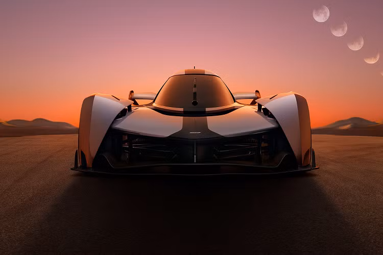 Người mua có thể có được trải nghiệm cầm lái xe đầy đủ trong quá trình chế tạo bao gồm cả việc có một chiếc ghế được đúc theo hình dáng cơ thể của từng cá nhân. Người mua cũng sẽ nhận được một bộ đồ đua được FIA phê duyệt, mũ bảo hiểm và thiết bị HANS để giữ an toàn cho họ trên siêu xe một chỗ ngồi không bị giới hạn cho đường đua.