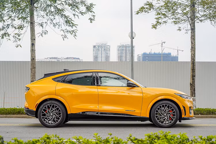 Ford Mustang Mach-E GT 