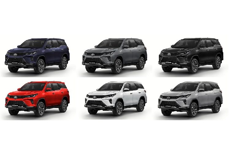 Khi mua Toyota Fortuner Leader 2023, khách hàng Thái Lan có thể chọn các màu sơn ngoại thất như xanh đậm, đỏ, trắng, xám, đen và bạc. Nếu chọn 2 màu đỏ và trắng, người mua sẽ phải trả thêm 12.000 Baht (7,7 triệu đồng).