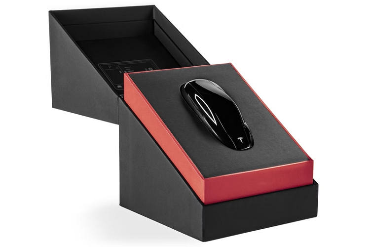 Sau Tesla, chắc chắn sẽ có nhiều thương hiệu ôtô khác dần loại bỏ chìa khóa xe lỗi thời, bởi vì ngày nay các hệ thống khởi động bằng điện thoại hay thẻ chìa khóa nhỏ gọn giờ đã trở nên phổ biến.