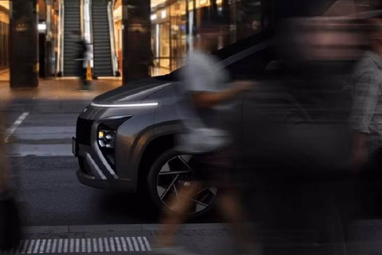 Hyundai Stargazer rất có thể sẽ chia sẻ nền tảng khung gầm và hệ thống truyền động với Kia Carens - mẫu xe được giới thiệu vào cuối năm ngoái tại Ấn Độ.