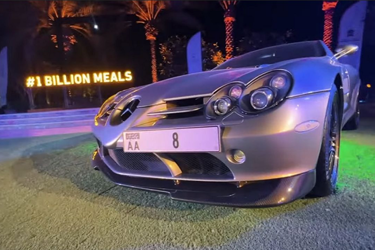 Bên cạnh biển số “AA8” trong buổi đấu giá nói trên còn có các biển số "F55," "V66" và "Y66" cũng đều được bán với giá cao, hơn 1 triệu USD (khoảng 22 tỷ đồng) mỗi chiếc.