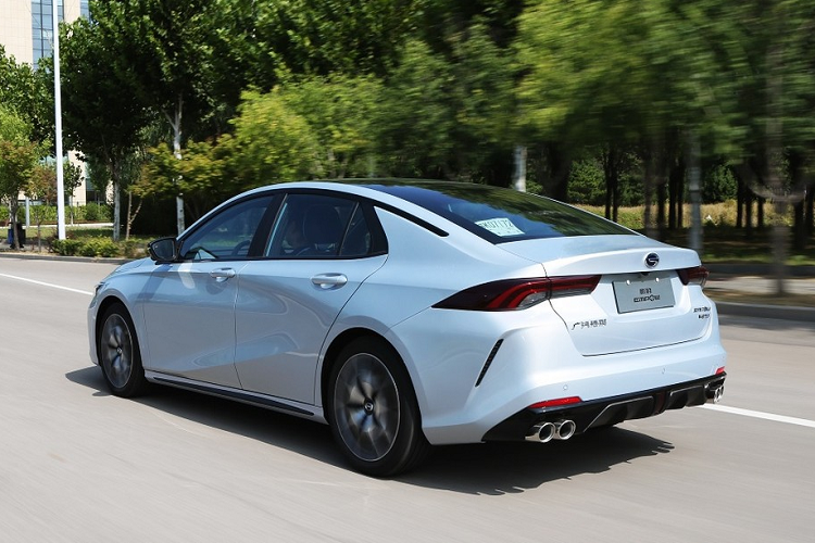  Giá xe Trumpchi Empow Hybrid 2023 vẫn được giữ kín. Trong khi đó, phiên bản dùng động cơ xăng thông thường của mẫu xe này có giá từ 98.300 - 136.800 Nhân dân tệ (khoảng 326 - 453 triệu đồng).