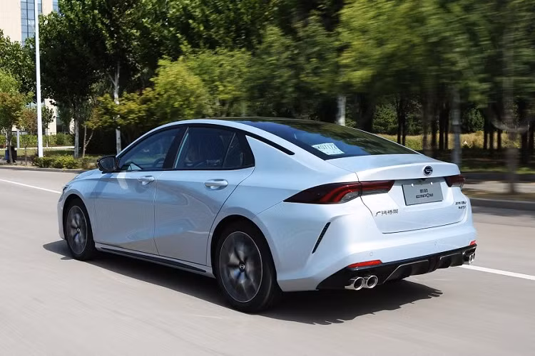  Giá xe Trumpchi Empow Hybrid 2023 vẫn được giữ kín. Trong khi đó, phiên bản dùng động cơ xăng thông thường của mẫu xe này có giá từ 98.300 - 136.800 Nhân dân tệ (khoảng 326 - 453 triệu đồng).