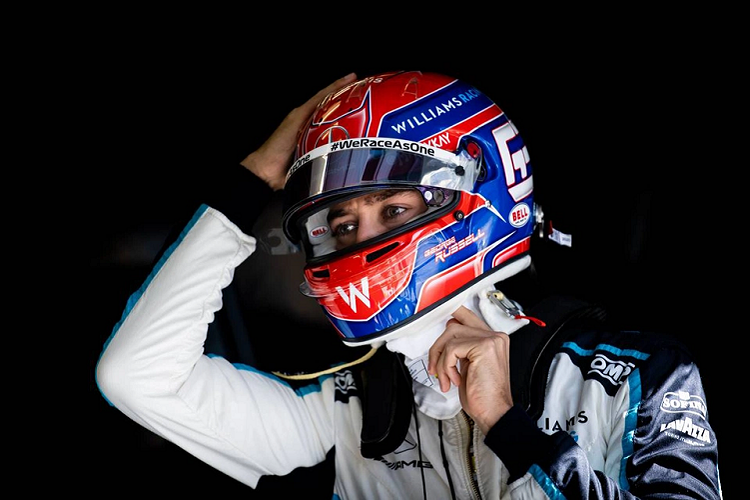 Năm 16 tuổi, Russell lần đầu nhận giải thưởng lớn từ McLaren Autosport BRDC Award trị giá 120.000 USD. Trong cuộc phỏng vấn với Sky Sports năm 2020, anh cho biết số tiền đó khiến anh có đủ khả năng để tiếp tục theo đuổi đam mê, đến khi được Mercedes để mắt tới cho giải đua thiếu niên năm 2017. Ảnh: Alamy.