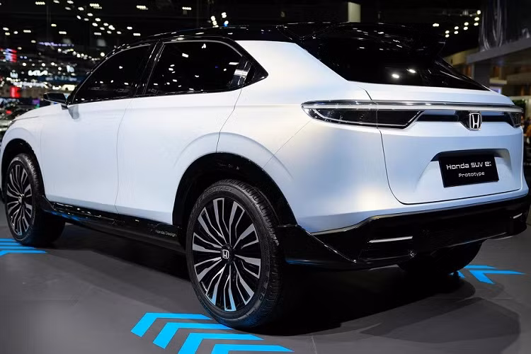 Qua những lời phát biểu của ông Takakura, có thể dự đoán việc hãng Honda đang lên kế hoạch bán ô tô điện tại thị trường Thái Lan. Điều này không có gì bất ngờ vì Thái Lan hiện là thị trường ưa chuộng ôtô điện hàng đầu tại khu vực Đông Nam Á.