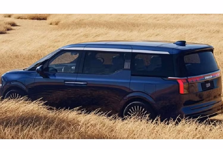 Chắc chắn rồi, thiết kế của nó có thể không phải là "tách trà" của mọi người có thể nhìn thấy rõ ràng mà còn nhiều điều ẩn giấu bên dưới lớp vỏ", trang Motor1 chia sẻ. Được biết, giá xe Zeekr 009 bán ra tại thị trường Trung Quốc có mức dao động từ 499.000 nhân dân tệ đến 588.000 nhân dân tệ (tương đương 1,69 tỷ đồng đến 2 tỷ đồng).