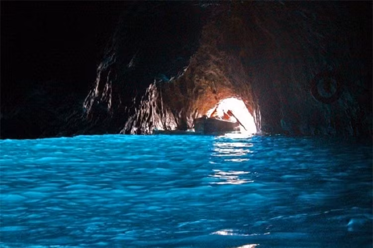 Ben trong hang dong huyen ao nhat the gioi-Hinh-3