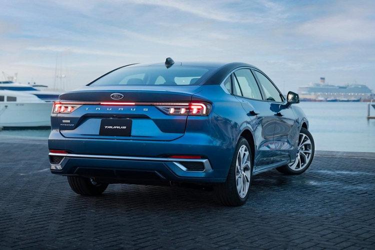 Hiện hãng Ford chưa công bố thông số kỹ thuật đầy đủ của Taurus mới dành cho Trung Đông. Chỉ biết rằng, xe sẽ được trang bị 1 loại động cơ là máy xăng EcoBoost 4 xi-lanh, tăng áp, dung tích 2.0L giống Ford Mondeo 2022 ở Trung Quốc. Để đảm bảo Taurus mới phù hợp với khí hậu tại Trung Đông, hãng Ford cũng đã đưa Mondeo sản xuất ở Trung Quốc sang khu vực này để chạy thử. Hiện giá xe Ford Taurus 2022 tại thị trường Trung Đông vẫn chưa được hé lộ.