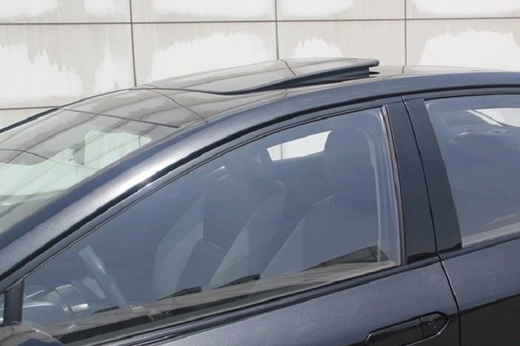 Có thể thấy rằng thiết kế của bZ3 được lấy cảm hứng rõ rệt từ chiếc crossover điện bZ4X, xe được đồng phát triển với Subaru và sử dụng nền tảng e-TNGA dành riêng cho xe điện chạy bằng pin.