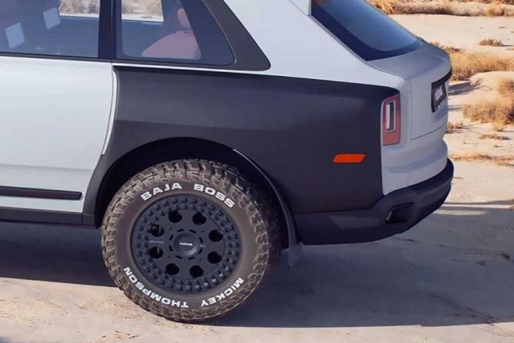 Với tất cả các bộ phận này, chiếc SUV Rolls-Royce Cullinan off-road sang trọng giờ đây có khoảng sáng gầm cao hơn khoảng 150 mm so với xe tiêu chuẩn. Công ty độ xe Delta4X4 nói rằng việc chuyển đổi hoàn toàn cho một chiếc Cullinan sẽ có chi phí khoảng 150.000 euro (tương đương 3,7 tỷ đồng).