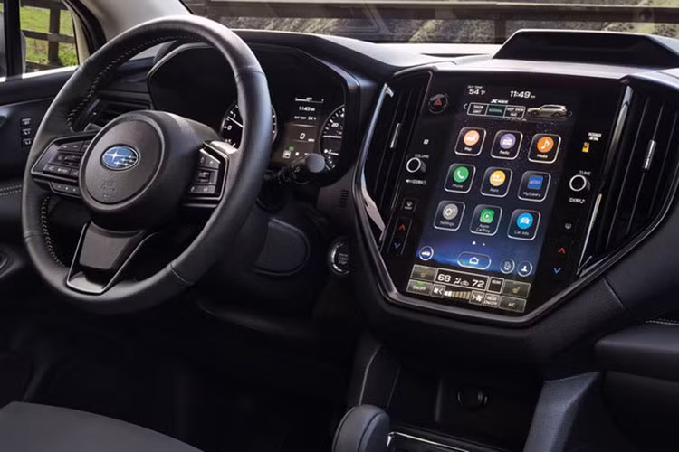 Phiên bản tiêu chuẩn của mẫu xe SUV Subaru Ascent 2023 sẽ trang bị la-zăng hợp kim 18 inch, khóa cửa từ xa và hệ thống an toàn chủ động EyeSight, đi kèm điều khiển hành trình chủ động Adaptive Cruise Control và hỗ trợ giữ làn đường.